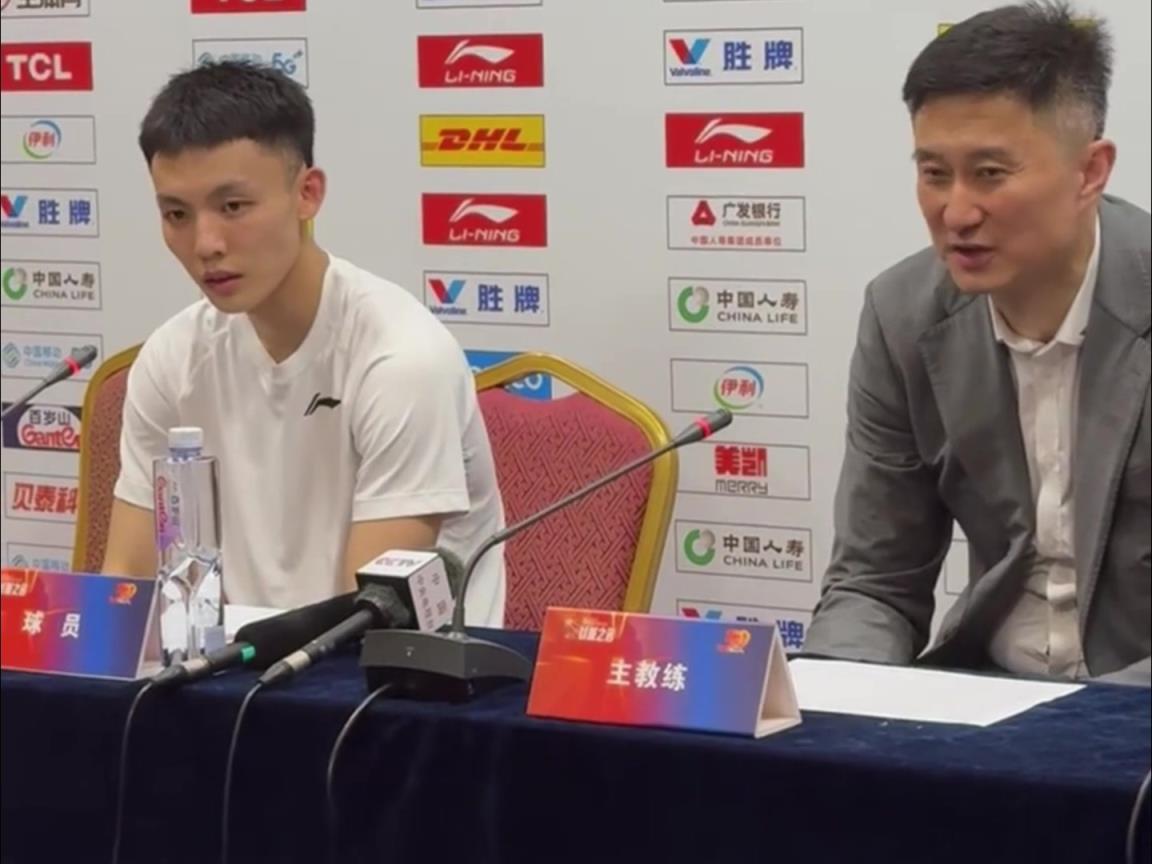 這是能說的嗎徐杰：杜指導(dǎo)賽前說了，這場(chǎng)球就是打架和摔跤！