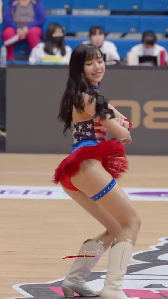 最好的啦啦隊小姐姐！自信，健康充滿活力！